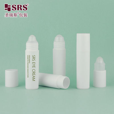 20 ml Etinsel Yağ veya Parfüm için Şişede Beyaz Plastik Rulo Kapaklı ve Yumuşak Yüzeyli vida ile